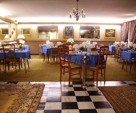 Hotel Restaurant du Tourisme Latronquière Extérieur photo